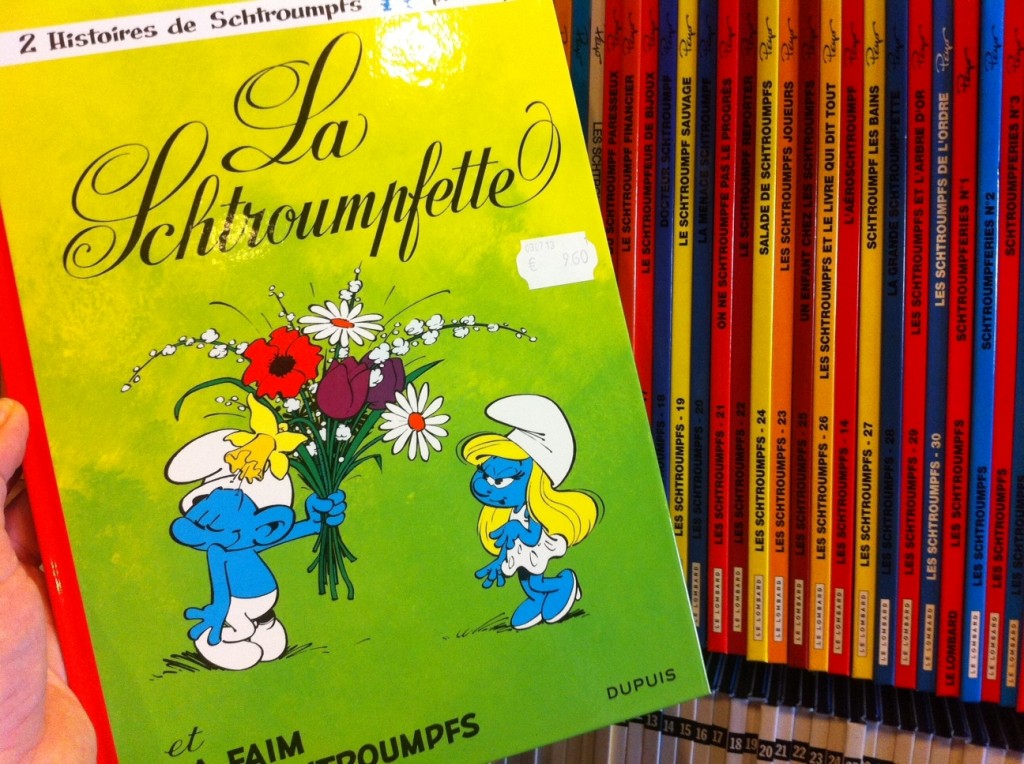 A versão belga do livro que a L&PM lança exatamente em agosto (exatamente com esta capa): "A Smurfette e a fome dos Smurfs" / Foto: Fernanda Scherer