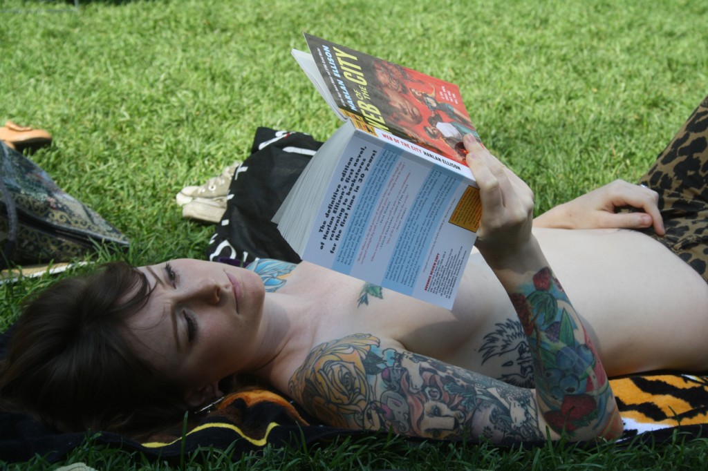 topless_book