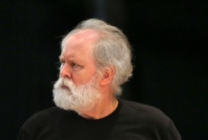 John Lithgow deixou sua barba crescer para o papel