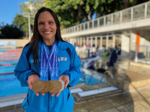 Nadadora paralímpica Maria Carolina, do Grêmio Náutico União, saiu das Paralimpíadas com cinco medalhas BRUNA MARÇAL CABRERA/DIVULGAÇÃO/JC